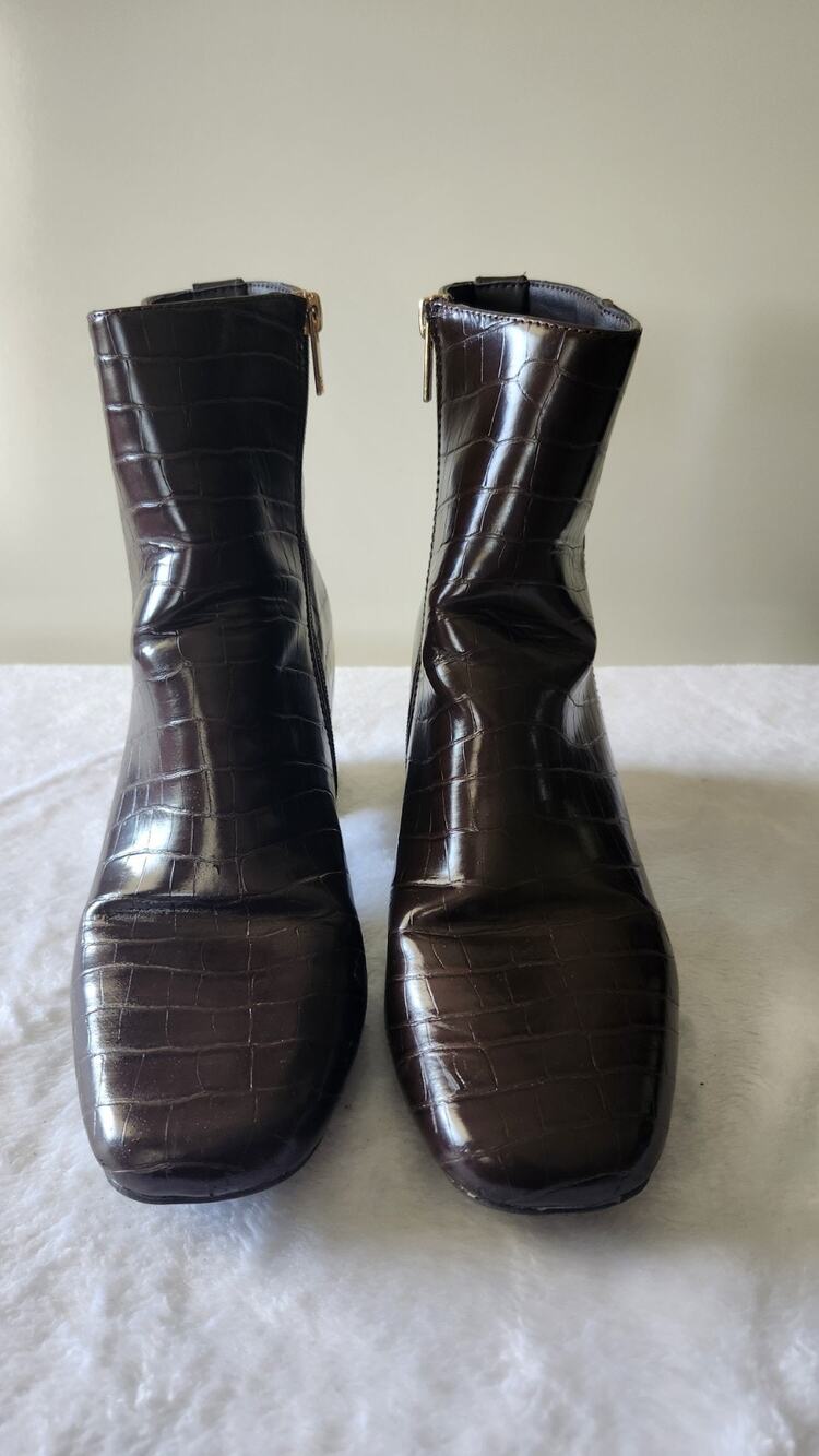 Jones New York Durelle Brown Croc Ankle Booties Side Zip Block Heel US 8.5 S7